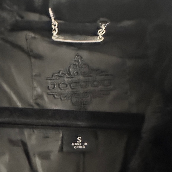 Elegant Black Faux Fur Jacket - Picture 3 of 5